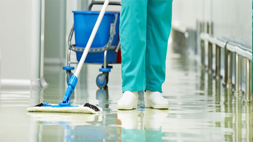 La limpieza hospitalaria anuncia movilizaciones, incluida la huelga, por el impago de un complemento salarial